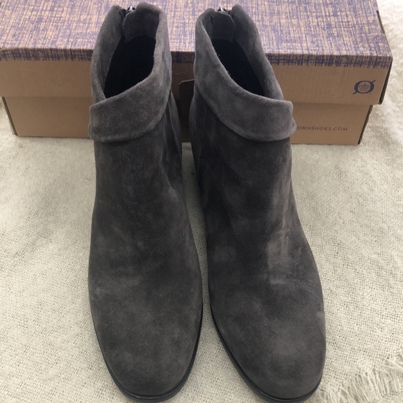 Born ABBE, dark gray suede, size 8, NWT - Picture 3 of 7